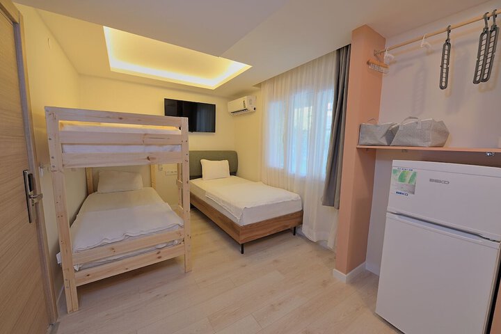 Room 9 of 29