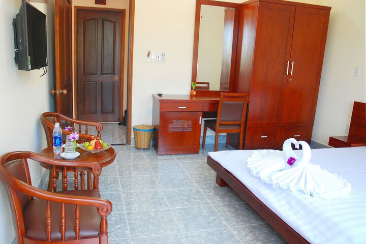 Room 9 of 32