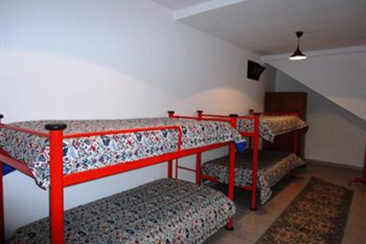 Room 16 of 30