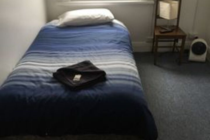 Room 4 of 20