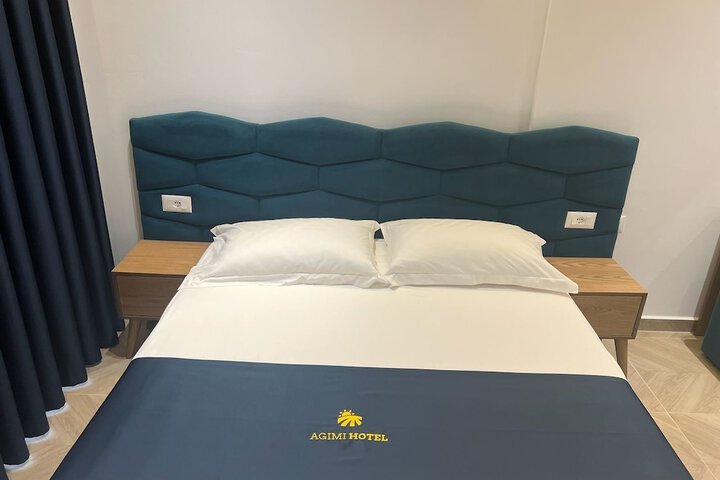 Room 6 of 15