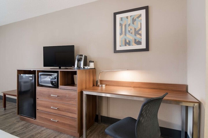 2 Double Beds (3 of 13)