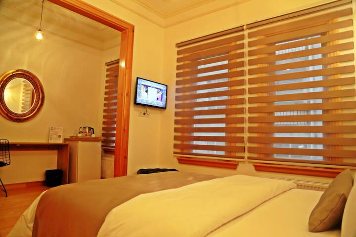 Room 10 of 62