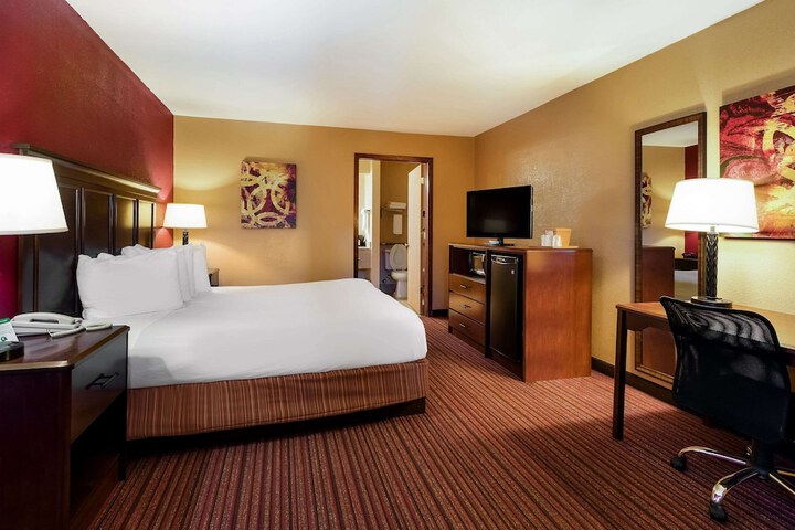 Room 20 of 34