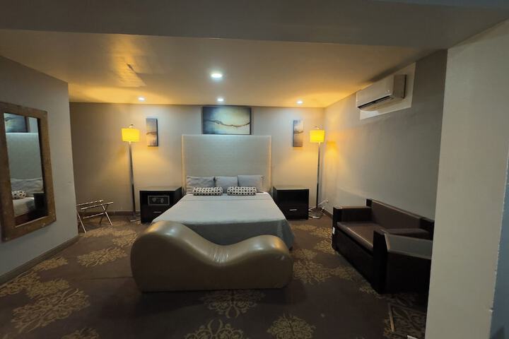 Room 2 of 11