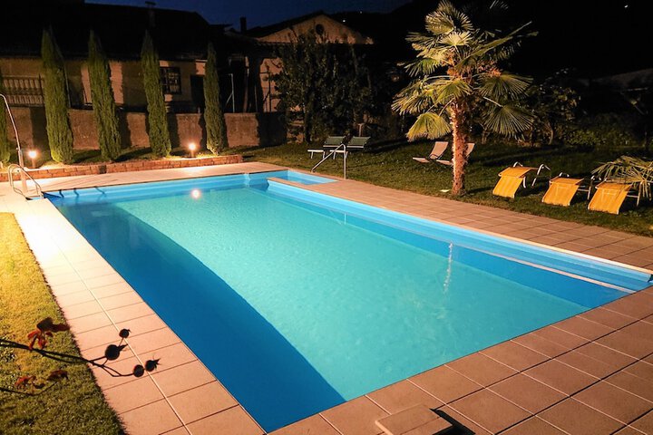 Pool 16 of 39