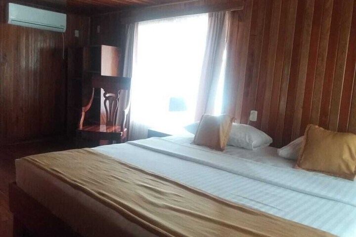 Room 6 of 24
