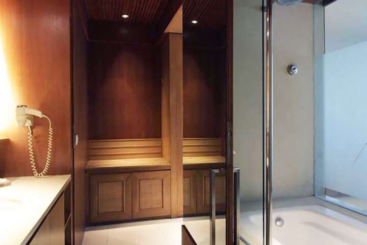 Room 53 of 115