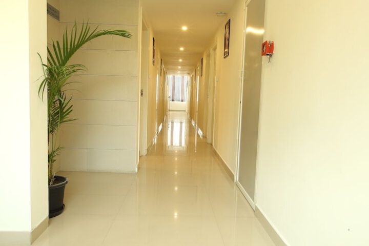 Ballroom/Hall 31 of 38