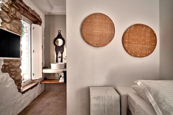 Room 73 of 269