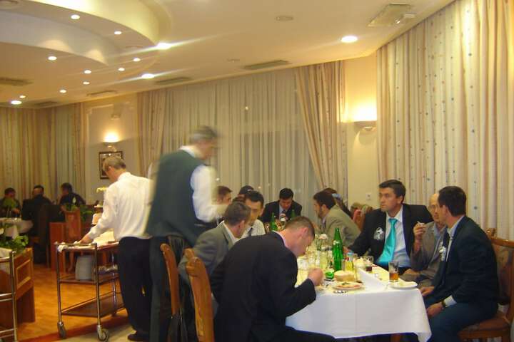 Dining 19 of 41
