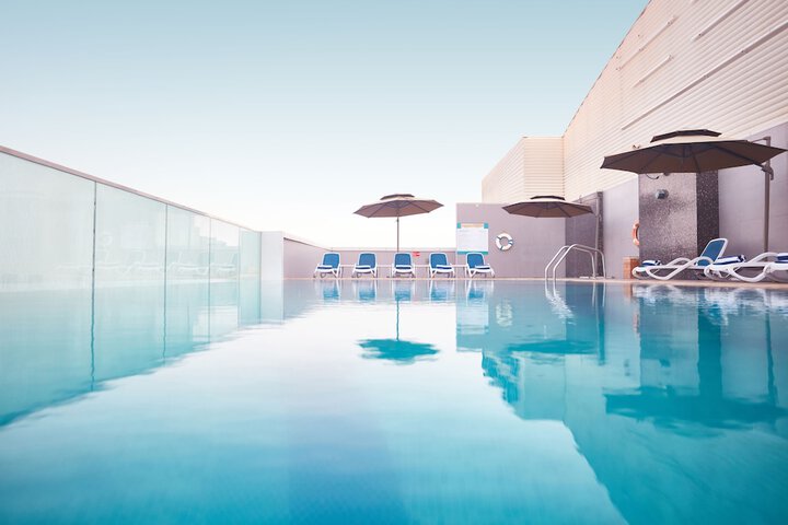 Pool Hotel