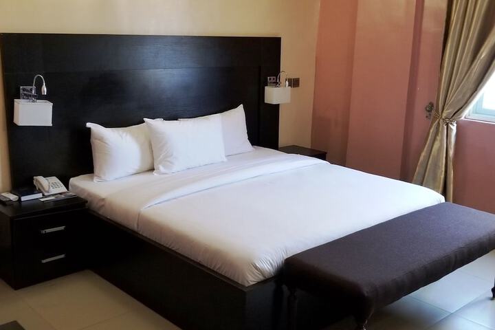 Room 7 of 38