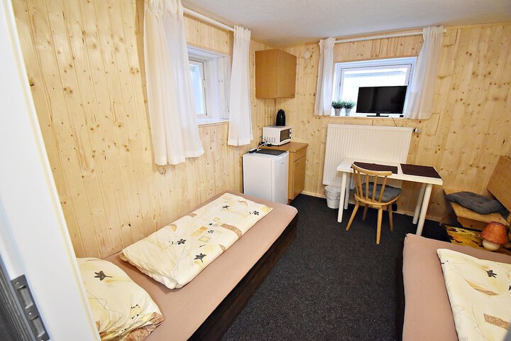 Room 53 of 86