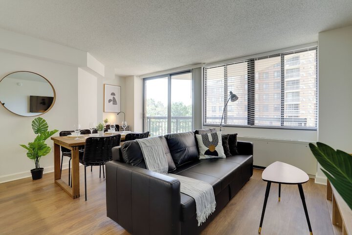 Room 105 of 198
