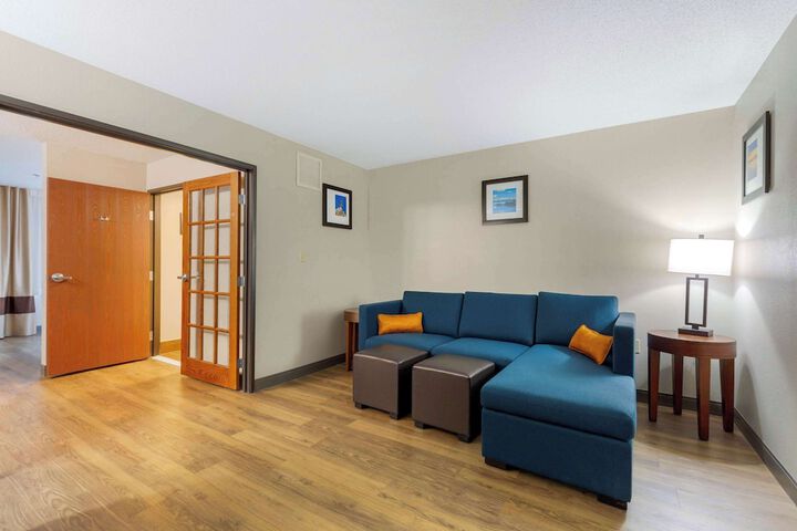 2 Queen Beds Accessible (6 of 17)