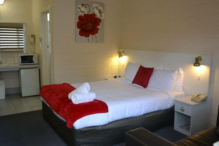 Room 3 of 40