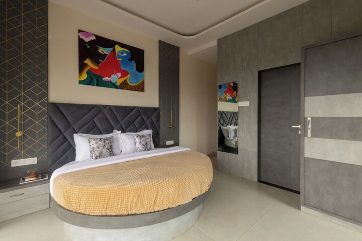 Room 3 of 29