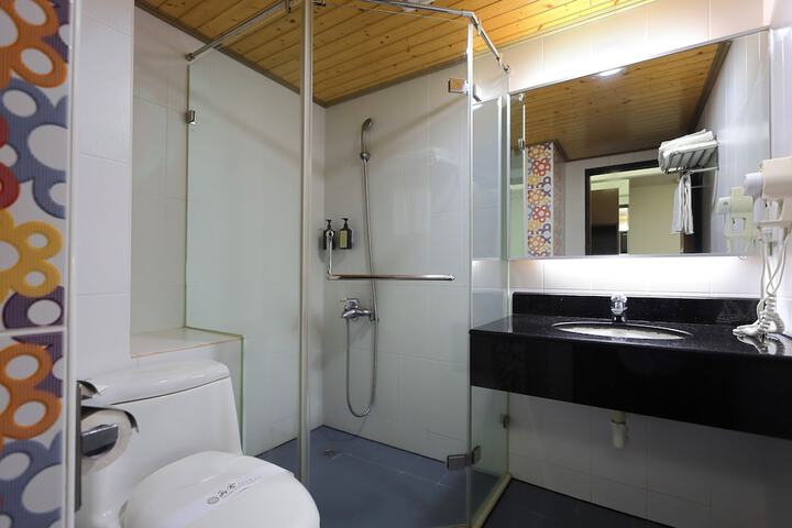 Room 52 of 74
