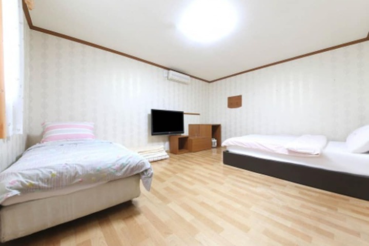 Room 15 of 29