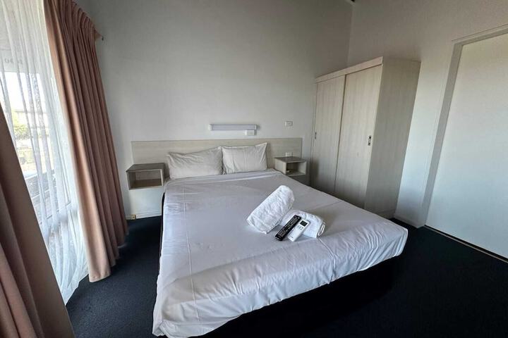 Room 9 of 39