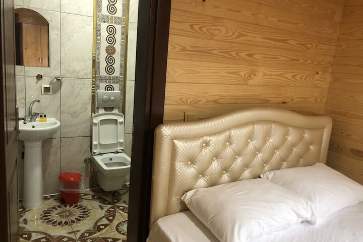 Room 13 of 17