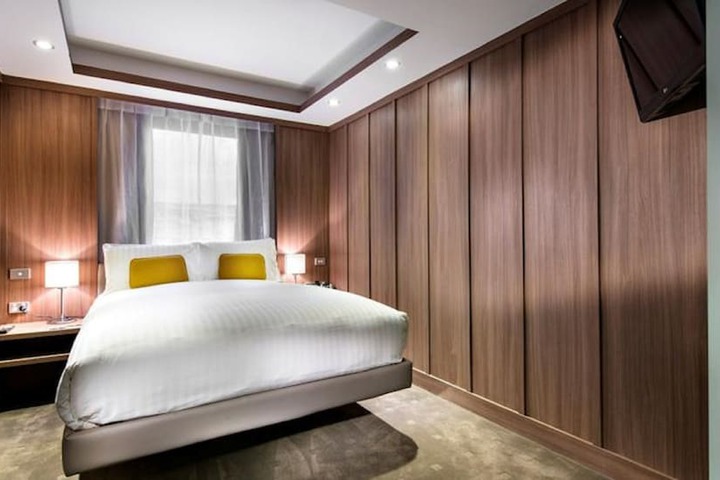 Room 17 of 58