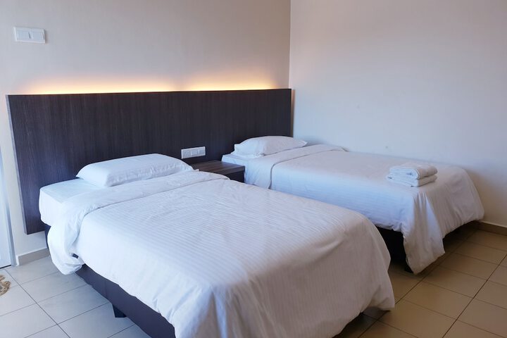 Room 7 of 27