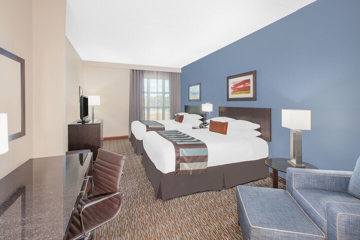 2 Queen Beds (3 of 10)