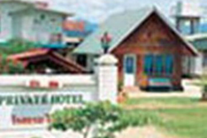 Hotel Exterior 3 of 11