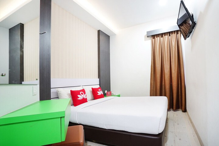 Room 7 of 19