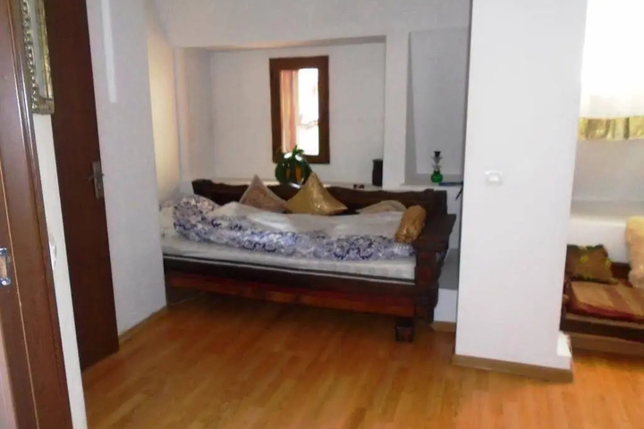Room 3 of 9