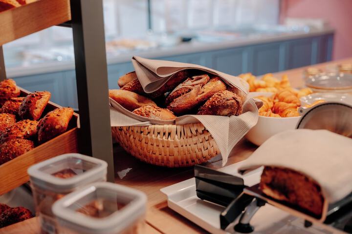 Dining 71 of 83