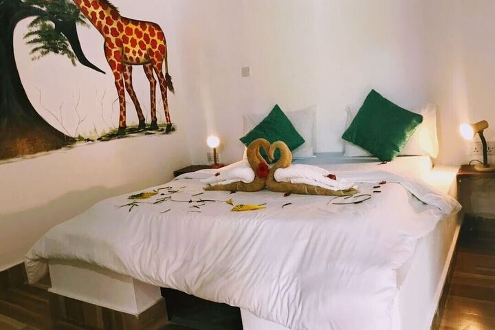 Room 2 of 20