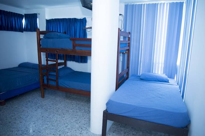 Room 4 of 10