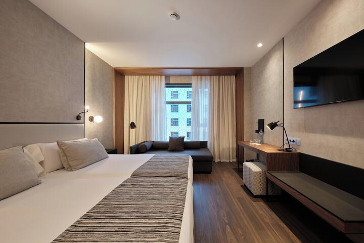 Room 25 of 104