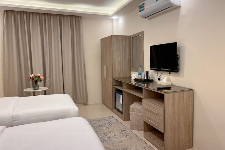 Room 9 of 30