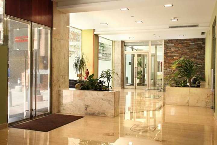 Entrance & Lobby