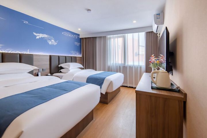 Xinxili Hotel (Nanning University for Nationalities Xixiangtang Passenger Transport Station)