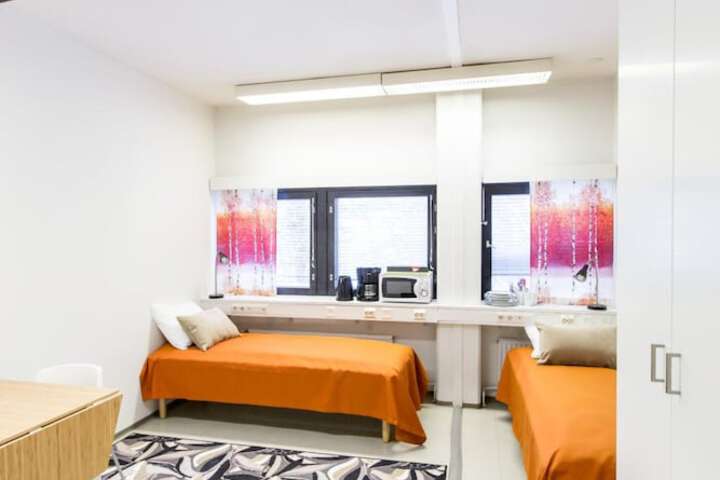Room 9 of 33