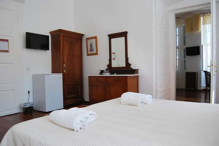 Room 3 of 91
