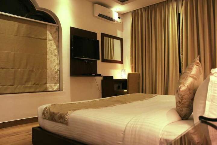 Room 9 of 95