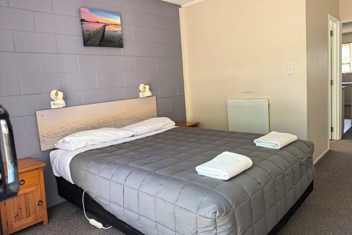Room 18 of 76
