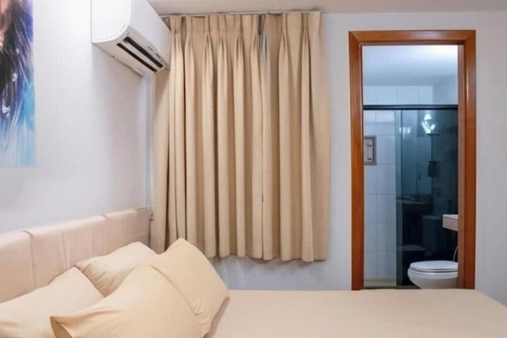 Room 53 of 127