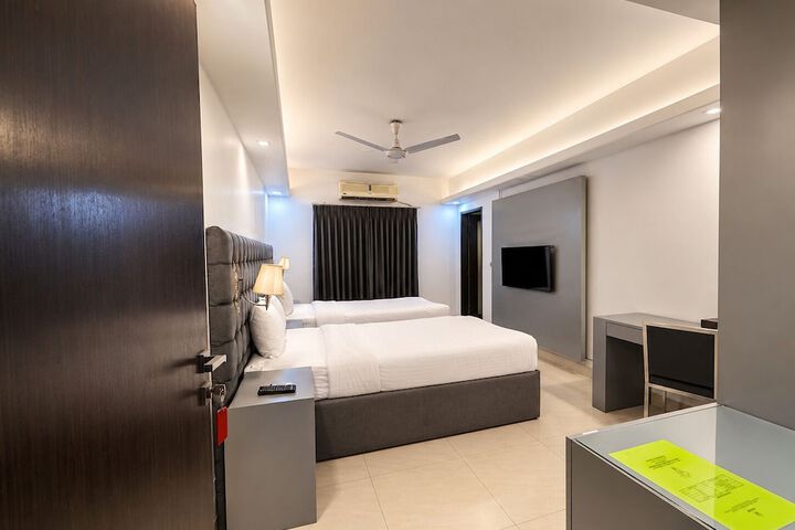 Room 8 of 63