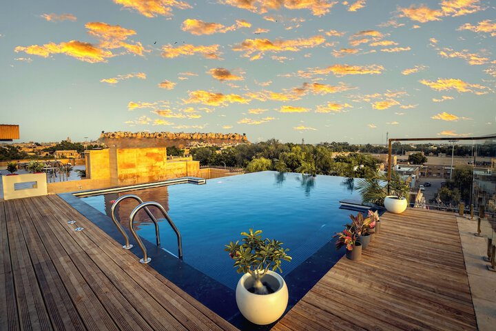 Pool 17 of 27