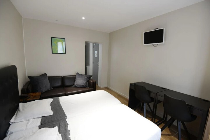Room 17 of 79