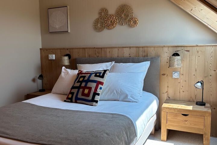 Room 4 of 27
