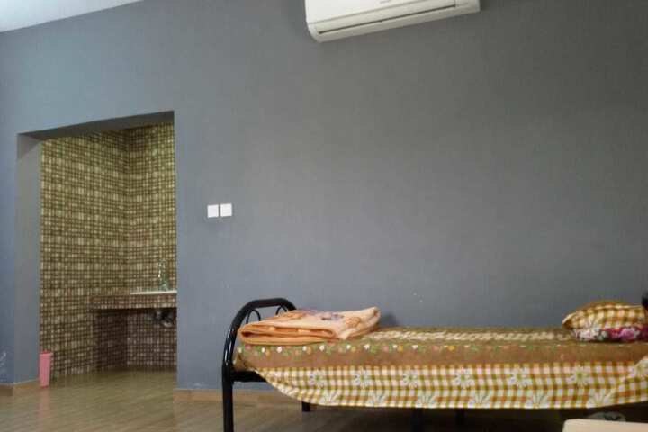 Room 6 of 6