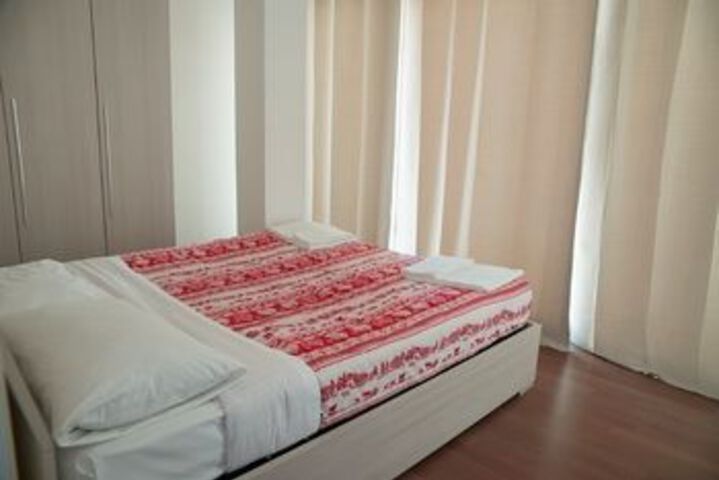 Room 15 of 28